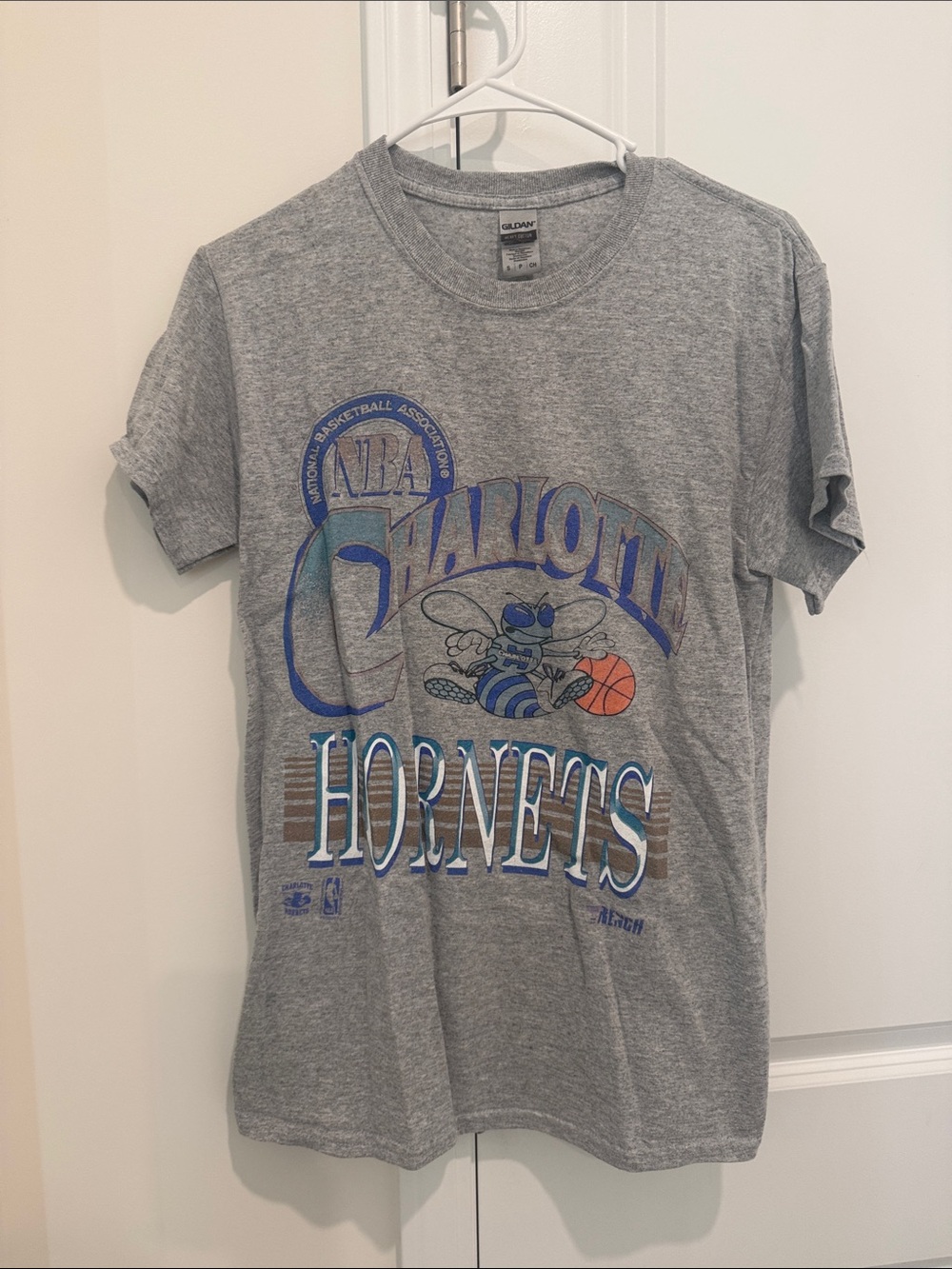 Gildan Women’s Gray Charlotte Hornets Graphic Tee